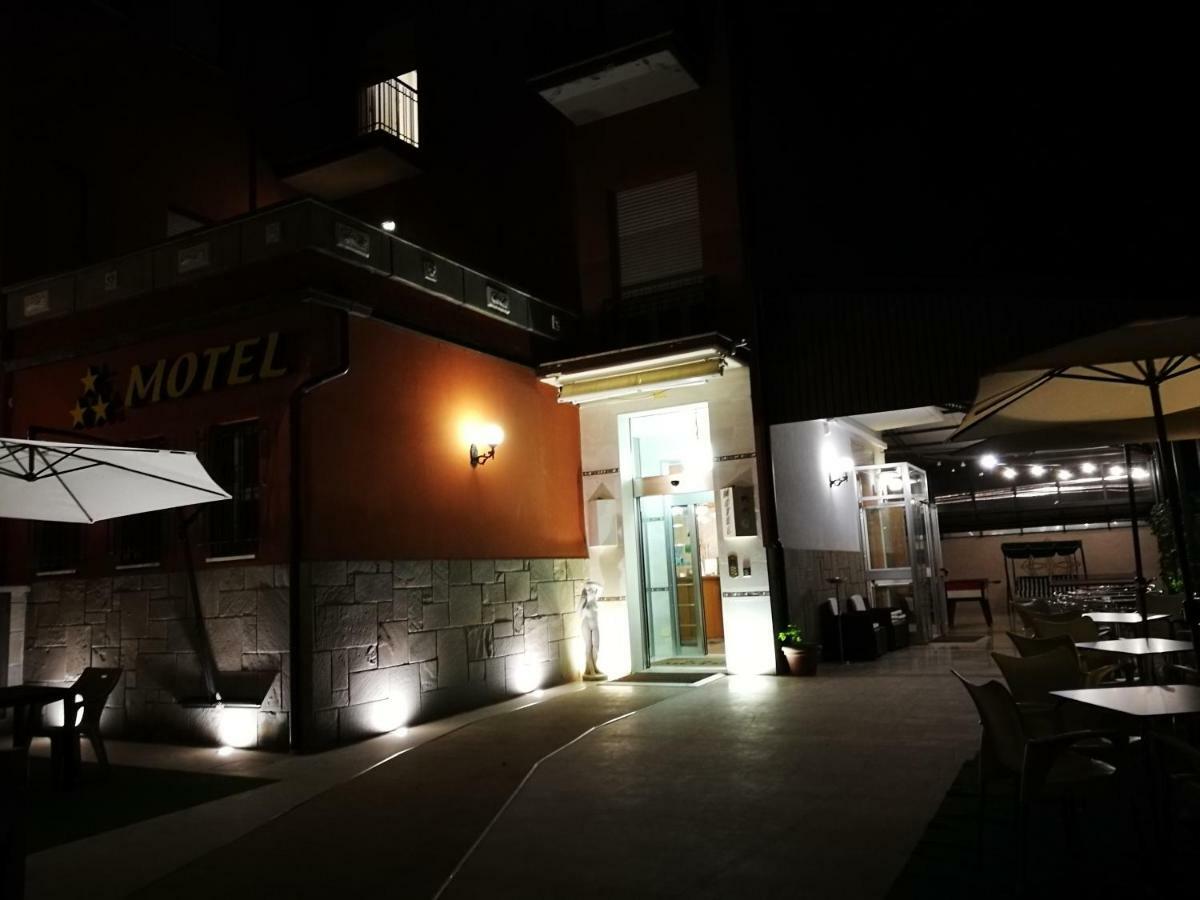 Motel Villaggio Imola Esterno foto